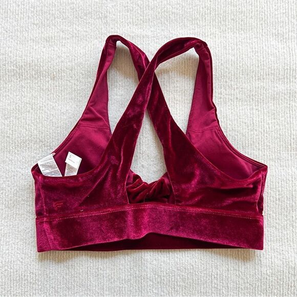 Fabletics Women Red Velvet Twist Sport Bra Athleisure Outfits Workout Size S - Picture 3 of 8